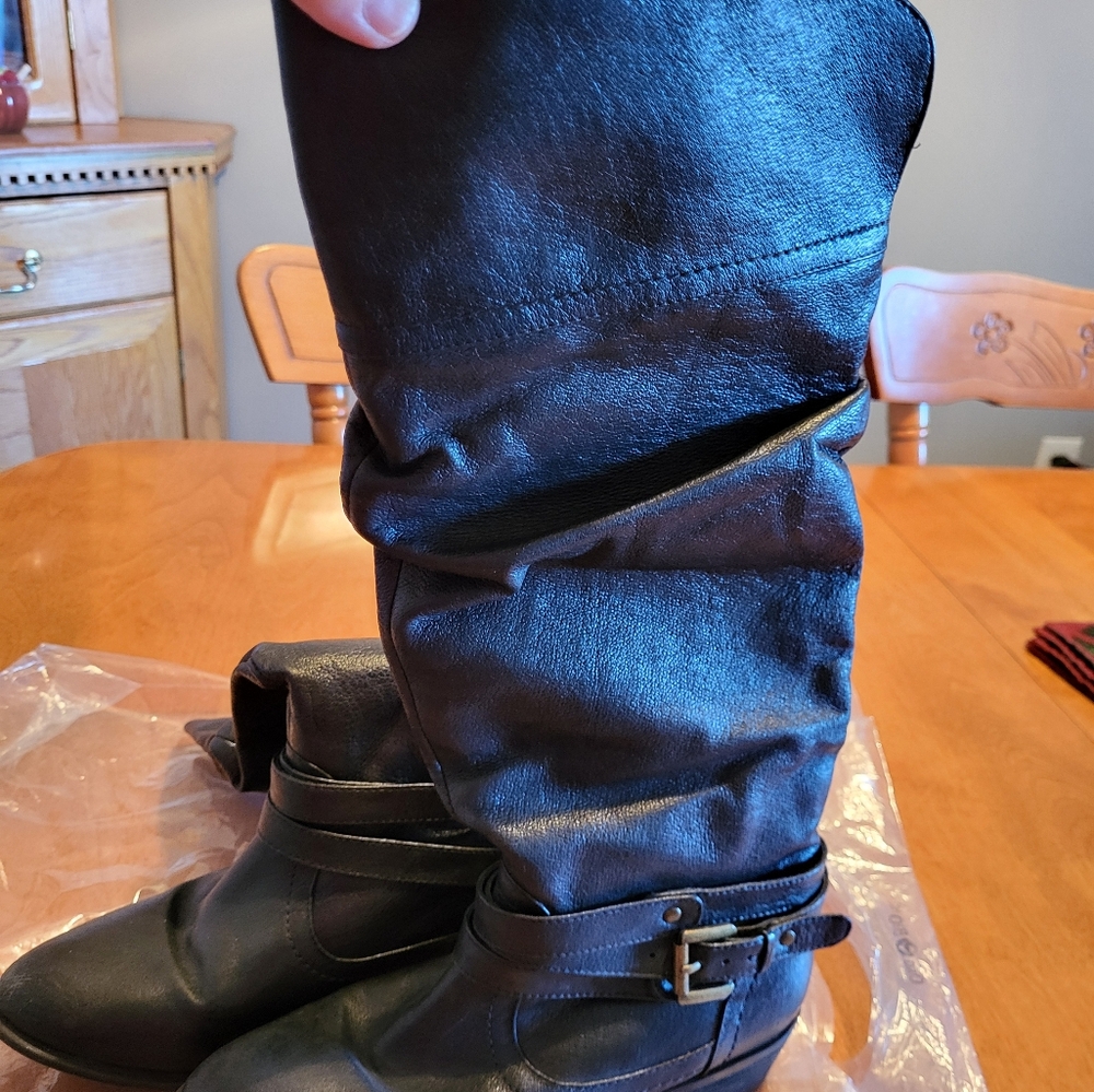 Black Leather Knee-High Boots size 5.5 women's